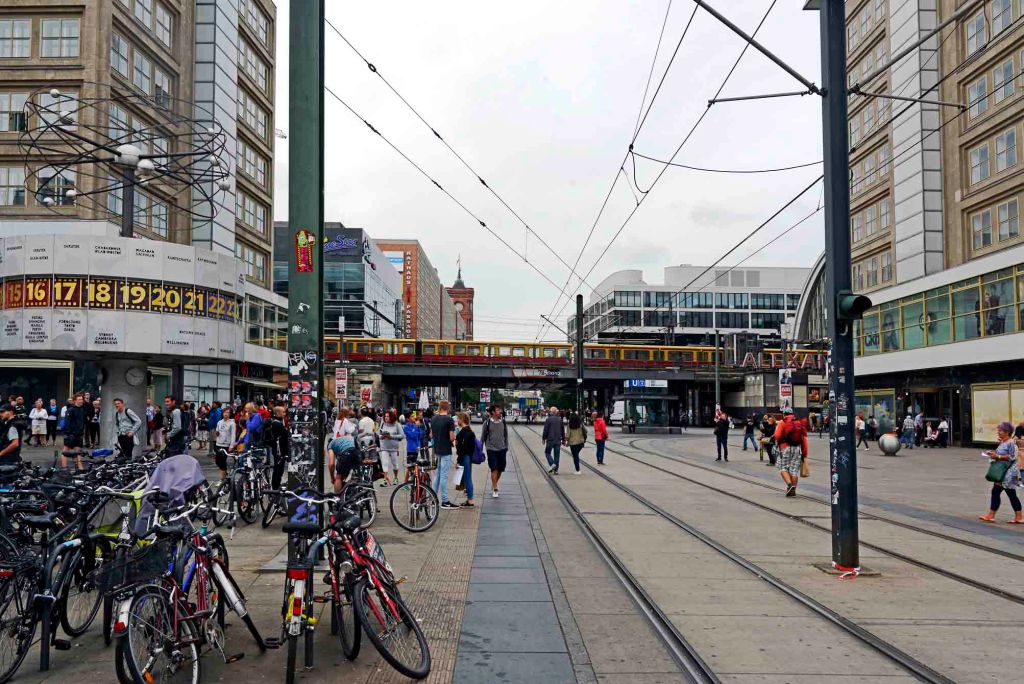 En el número 10, viajamos a Berlín: una ciudad con una historia reciente&nbsp;compleja