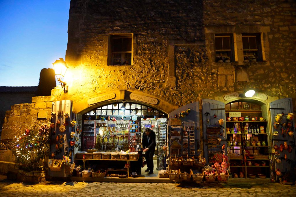 (E) Baux de Provence, oficialmente «uno de los pueblos más bonitos de Francia»