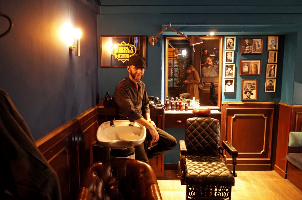 Bobby’s Free, una coctelería que se esconde tras una&nbsp;barbería