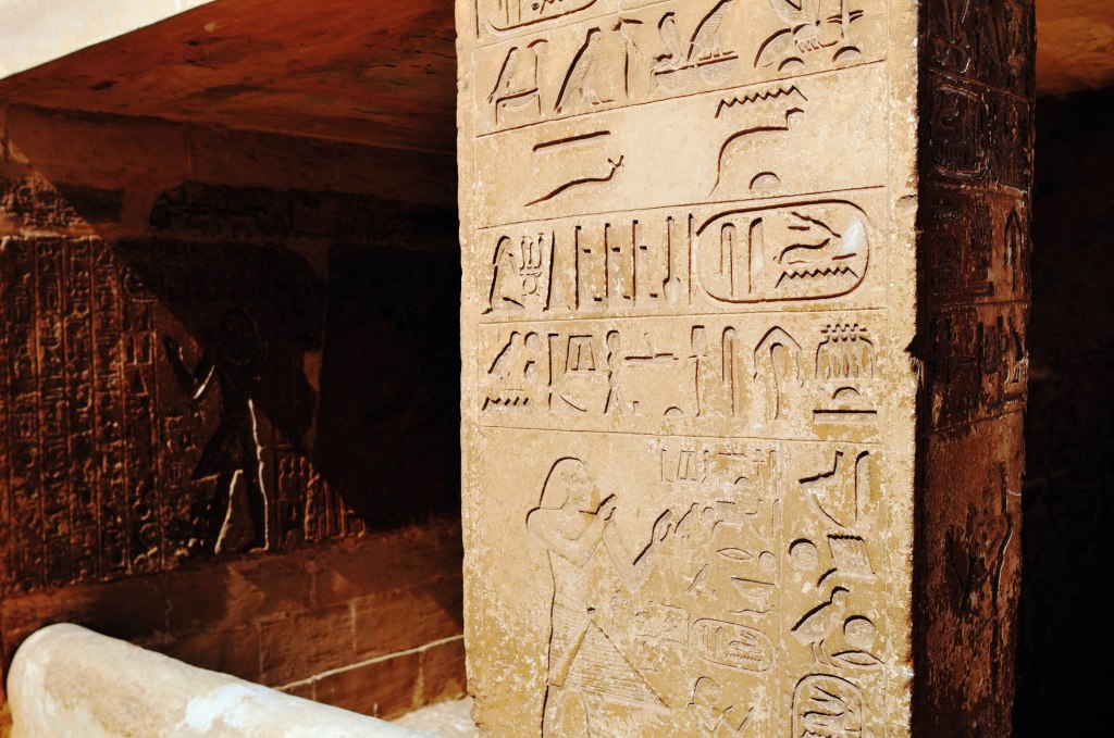 «El Antiguo Egipto fue fundamental por sus aportaciones en el terreno médico, las matemáticas, la arquitectura, el calendario civil o la&nbsp;religión»
