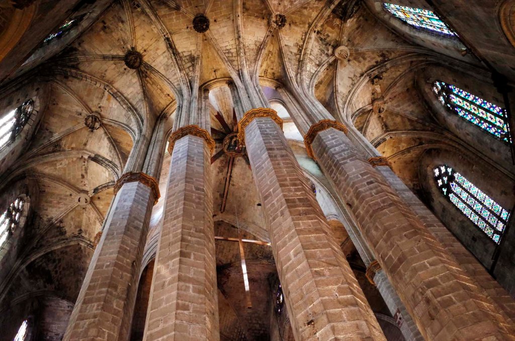 (L+) Santa María del Mar, ‘la iglesia del pueblo’ y todo un fenómeno literario de alcance&nbsp;planetario