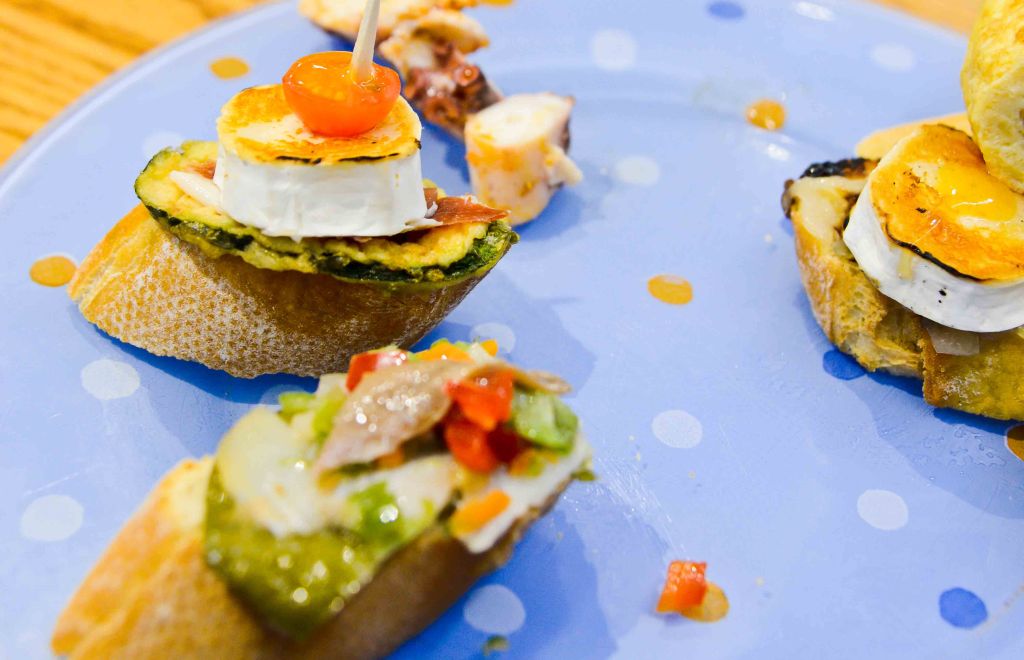 (L) De pintxos por San Sebastián. Deleite para el paladar,&nbsp;imprescindible