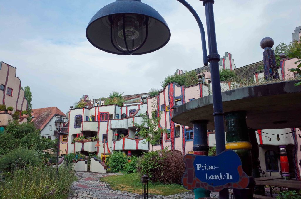 (E) Plochingen y las originales casas del artista austríaco&nbsp;Hundertwasser