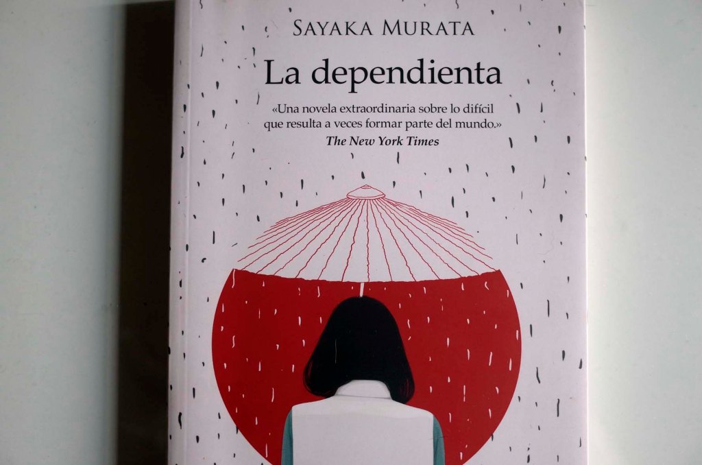 (L+) «La dependienta», de Sayaka&nbsp;Murata