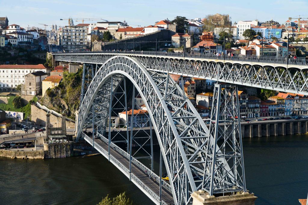 (L) El Puente Luis I de Oporto, gran obra de un discípulo de Gustave&nbsp;Eiffel