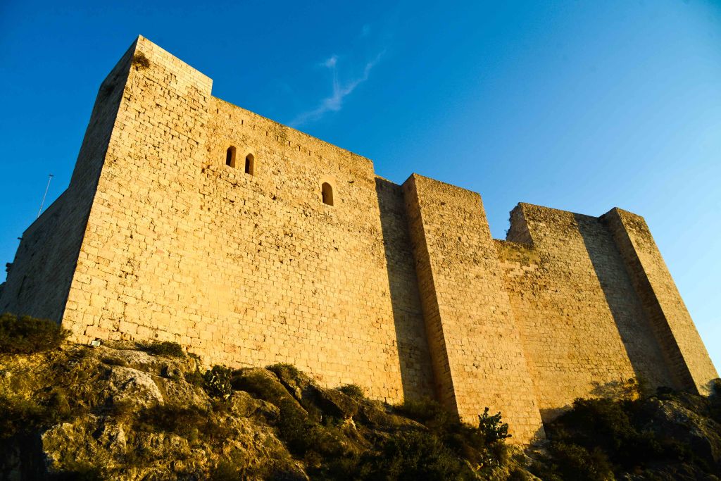(L) Miravet, un pueblo muy marcado por el  Ebro y su castillo&nbsp;templario