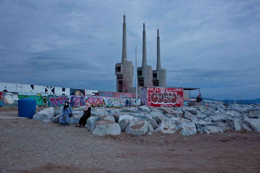 La central térmica de ‘Las 3 chimeneas’ del Besós, patrimonio histórico&nbsp;marítimo