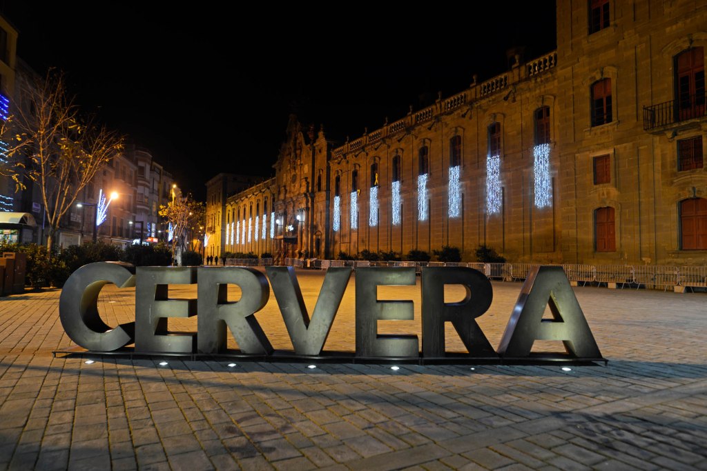 (L) Cervera, su universidad, muralla medieval y el «callejón de las&nbsp;brujas»