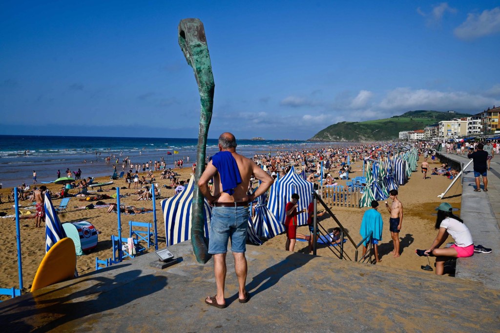 (L) Zarautz: pesca, ballenas, playa y también&nbsp;surf