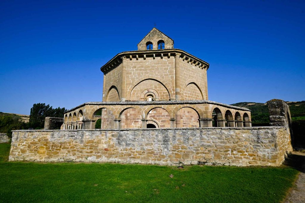 (L) Santa María de Eunate, ¿centro espiritual de Navarra?